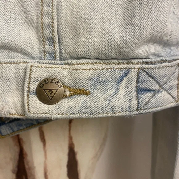 XS Guess distressed denim jacket​​​ - Picture 8 of 8